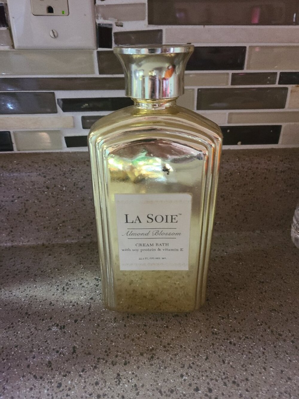 VTG La SOIE Almond Blossom Cream Bath w Soy Protein & Vitamin E -22.5 oz 98% Ful